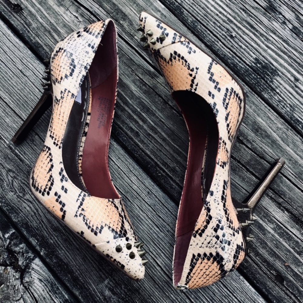 RACHEL ROY Spikey Studded Pumps Size 7